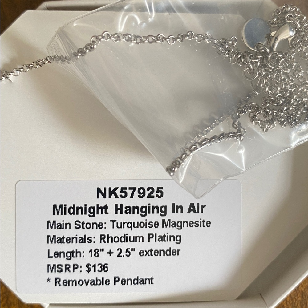 Bomb Party OG Necklace Midnight hanging in air - Picture 2 of 2